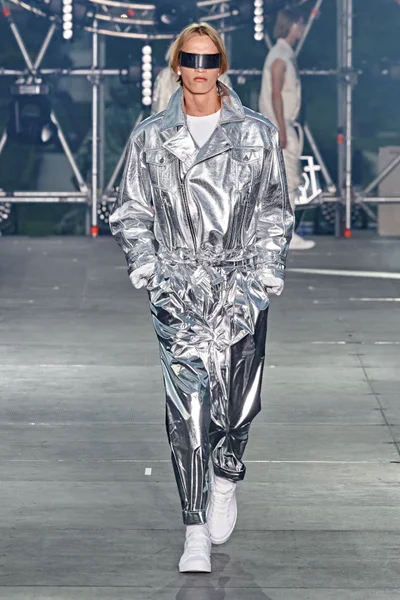 Look 7